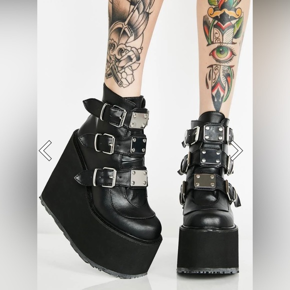 Demonia | Shoes | Demonia Platform Boots Matte Swing 5 Low Trinity Sz 8 |  Poshmark